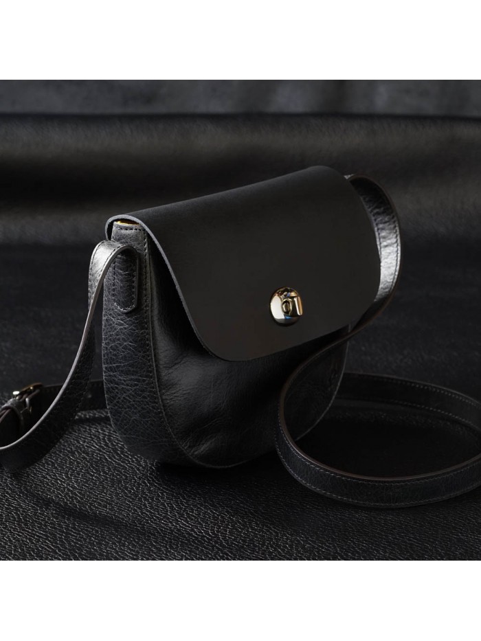 肩背小馬鞍包(靜謐黑)